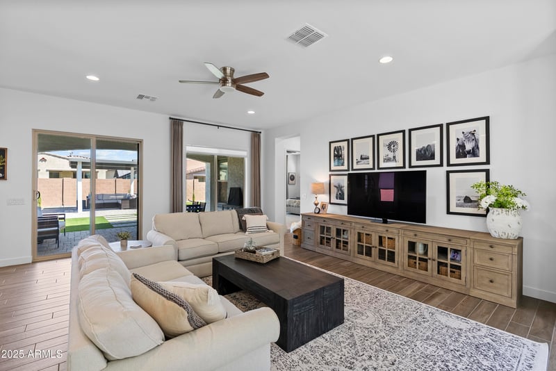 16986 Canterbury Dr, Surprise, AZ 85388