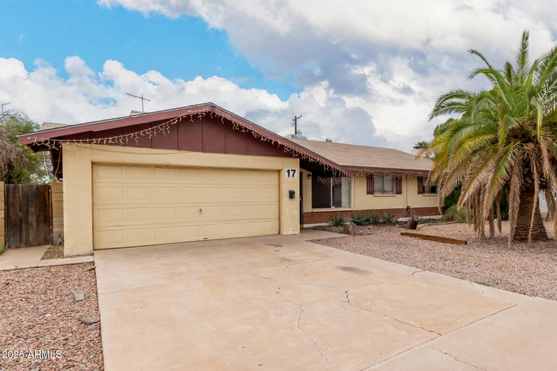 17 Cairo Dr, Tempe, AZ 85282