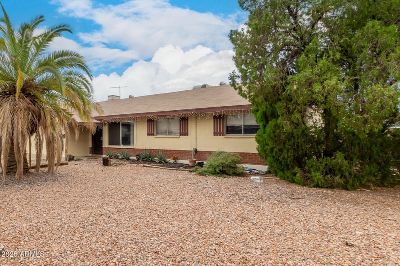 17 Cairo Dr, Tempe, AZ 85282