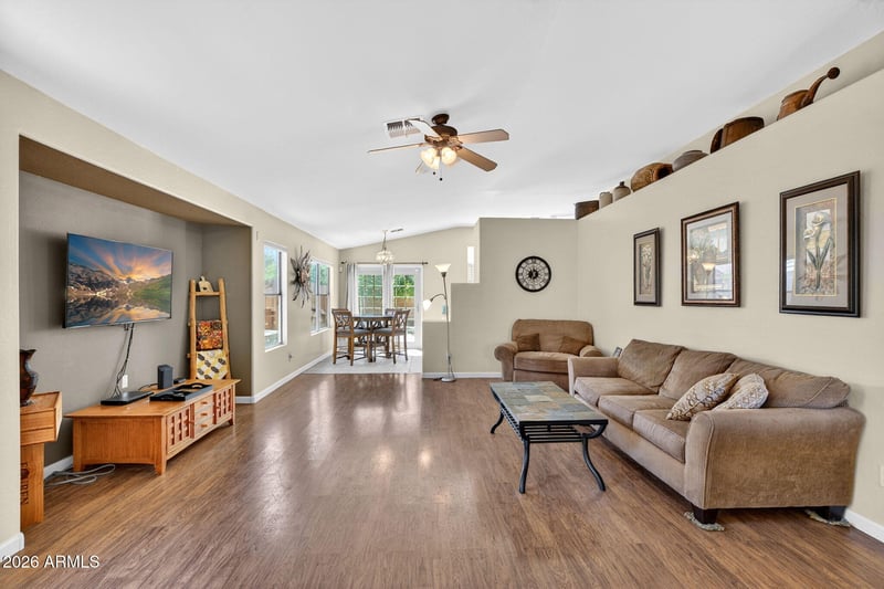 17 Mayfield Dr, San Tan Valley, AZ 85143