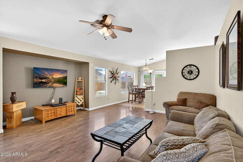 17 Mayfield Dr, San Tan Valley, AZ 85143