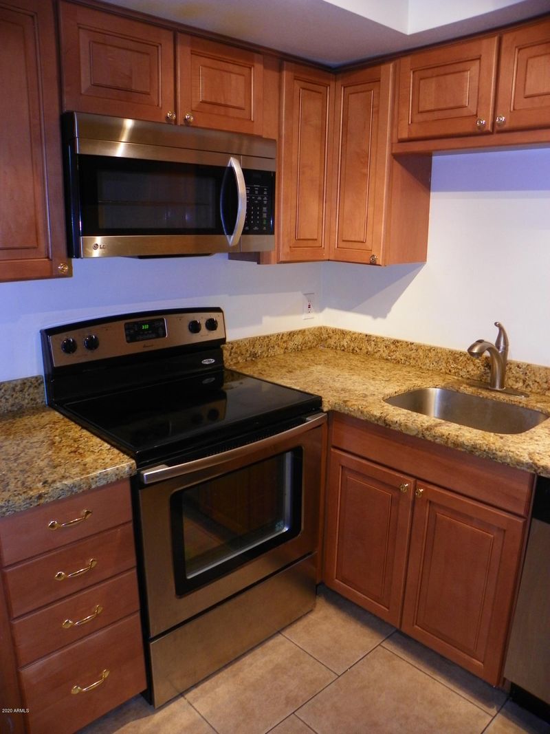 17 E Ruth Ave #105, Phoenix, AZ 85020