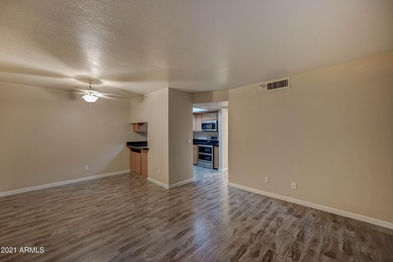 17 E Ruth Ave #308, Phoenix, AZ 85020