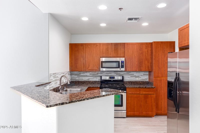 17 Vernon Ave #117, Phoenix, AZ 85003