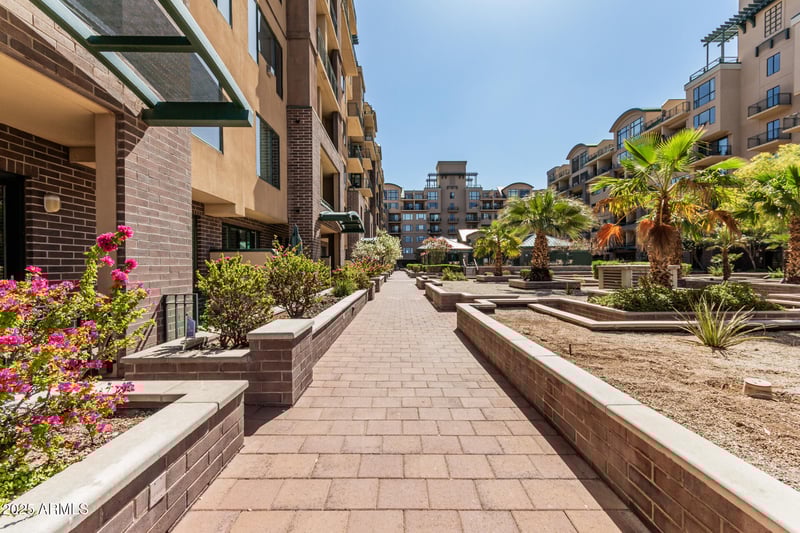 17 Vernon Ave #121, Phoenix, AZ 85003