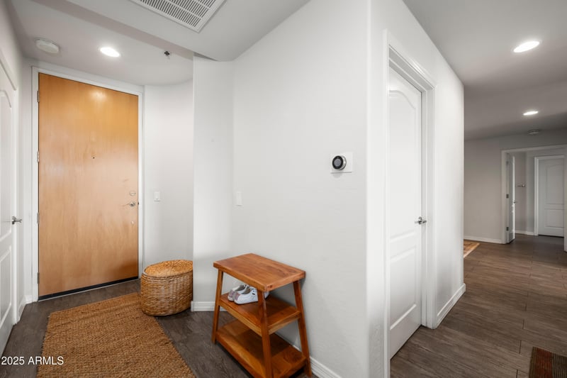 17 Vernon Ave #412, Phoenix, AZ 85003