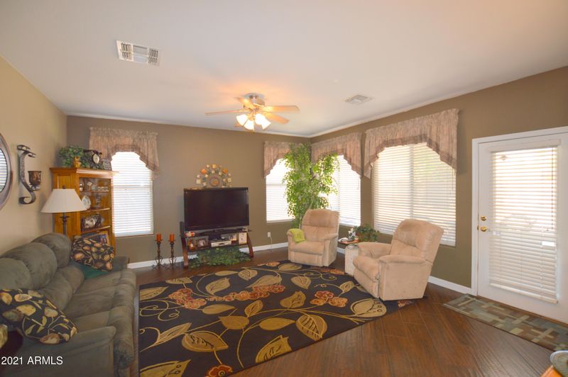 170 W Baylor Ln, Gilbert, AZ 85233