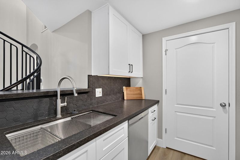 1701 E Colter St #401, Phoenix, AZ 85016