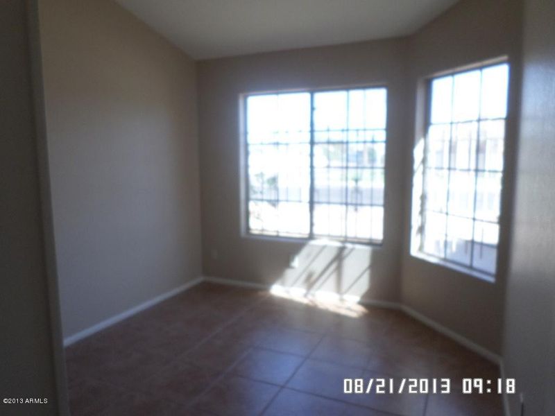 1701 E Vineyard Rd, Phoenix, AZ 85042