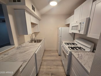 1701 Tuckey Ln #104, Phoenix, AZ 85015