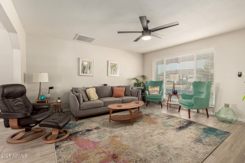 1701 W Mission Ln, Phoenix, AZ 85021