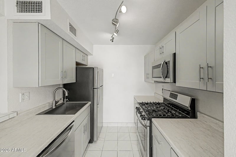 1701 W Tuckey Ln #236, Phoenix, AZ 85015