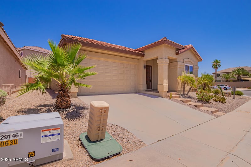 1702 Amberwood Dr, Phoenix, AZ 85045