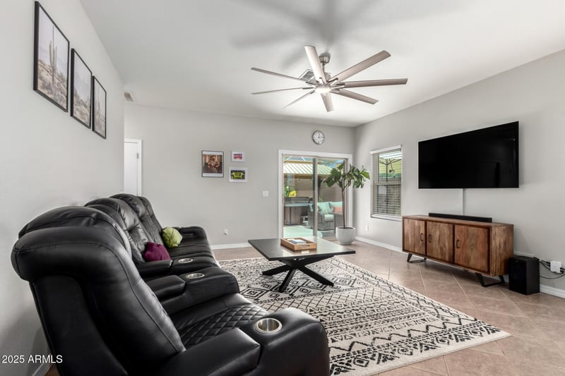 1702 Amberwood Dr, Phoenix, AZ 85045