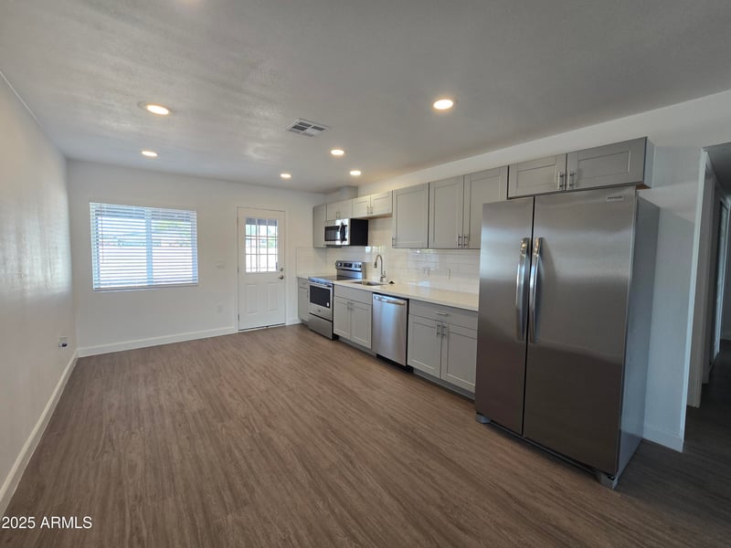 1702 Hidalgo Ave, Phoenix, AZ 85041