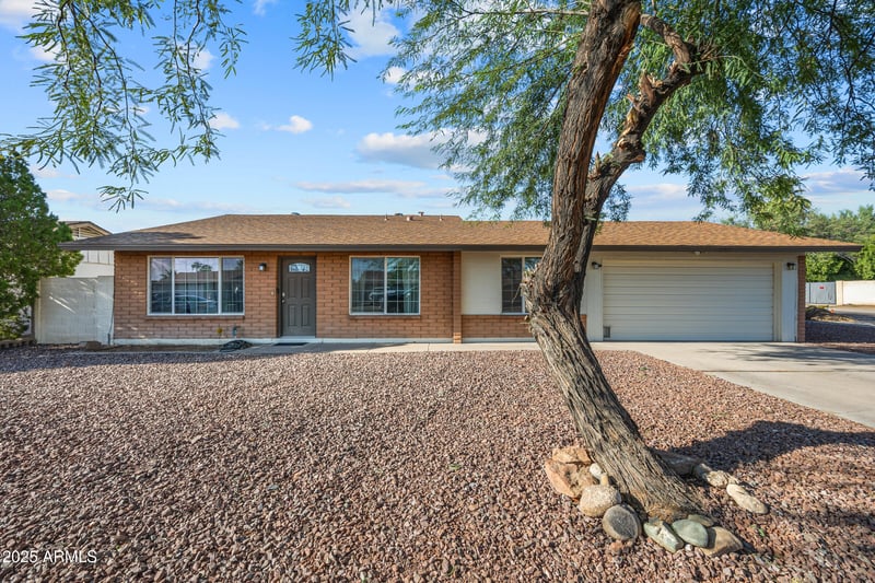 1702 Michelle Dr, Phoenix, AZ 85023