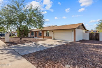 1702 Michelle Dr, Phoenix, AZ 85023