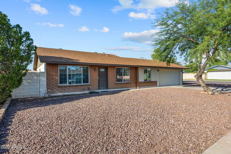 1702 Michelle Dr, Phoenix, AZ 85023