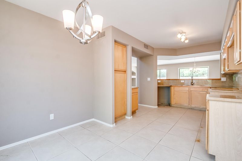 1702 S 64th Ave, Phoenix, AZ 85043