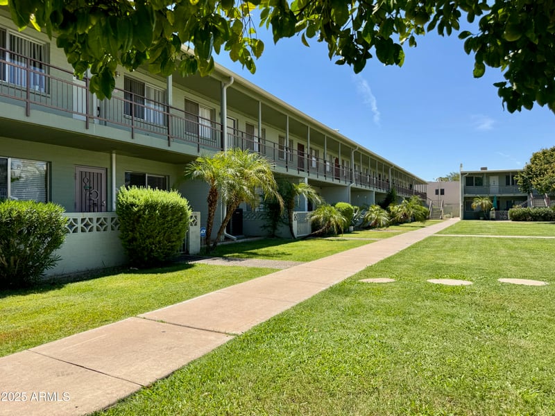 1702 Tuckey Ln #211, Phoenix, AZ 85015