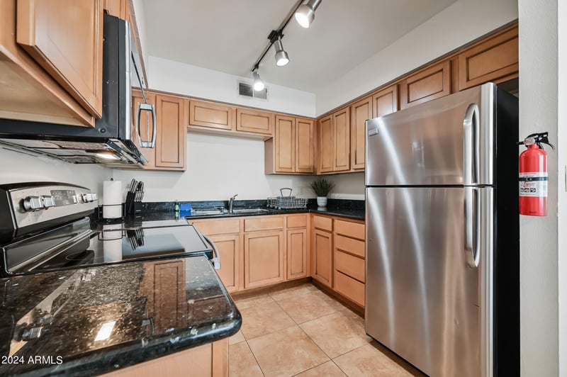 1702 Tuckey Ln #230, Phoenix, AZ 85015