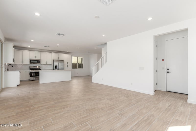 17022 Winston Dr, Goodyear, AZ 85338