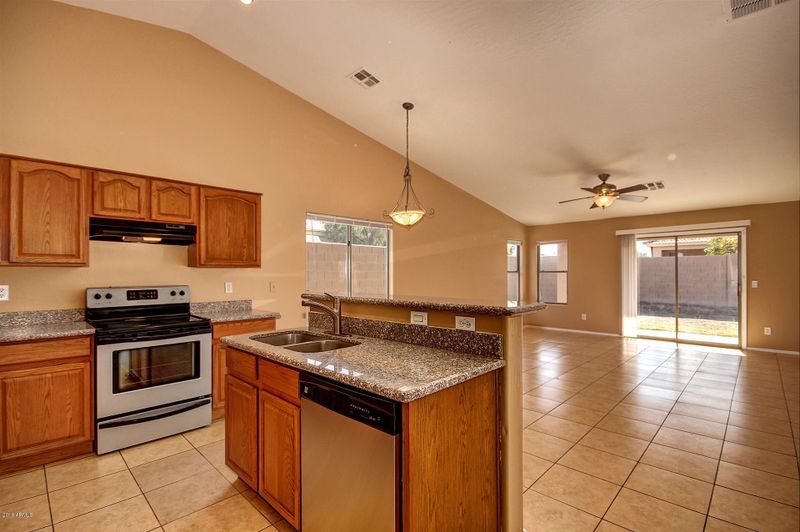 1703 W Saint Catherine Ave, Phoenix, AZ 85041
