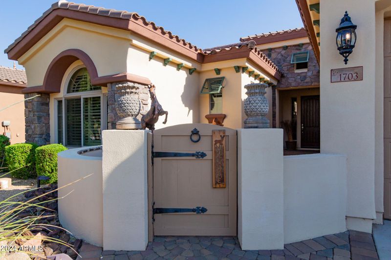 1703 W Sleepy Ranch Rd, Phoenix, AZ 85085