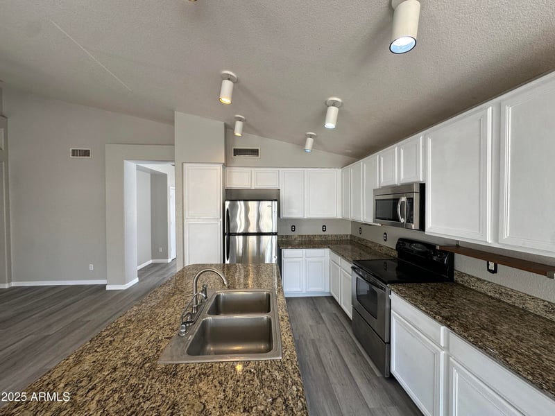 1704 Redfield Rd, Gilbert, AZ 85234