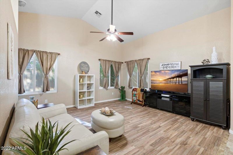 1704 S 39th St #35, Mesa, AZ 85206