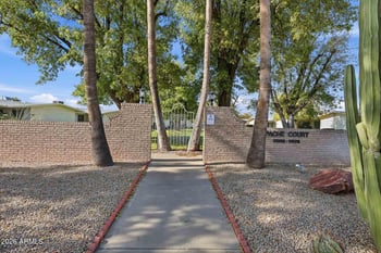 17042 105th Ave, Sun City, AZ 85373