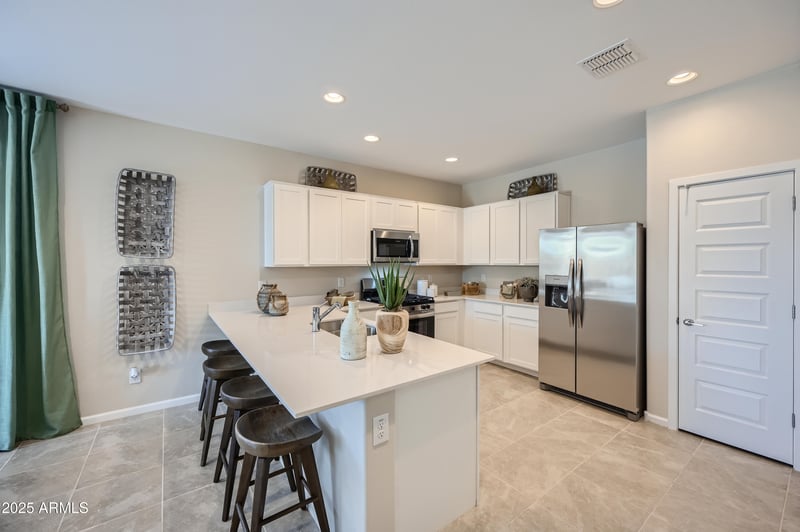 17045 W Swayback Ps, Surprise, AZ 85387