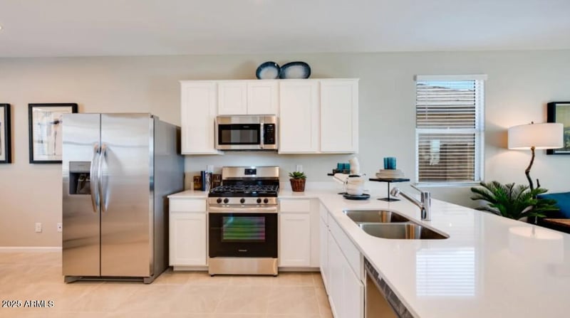 17049 W Swayback Ps, Surprise, AZ 85387