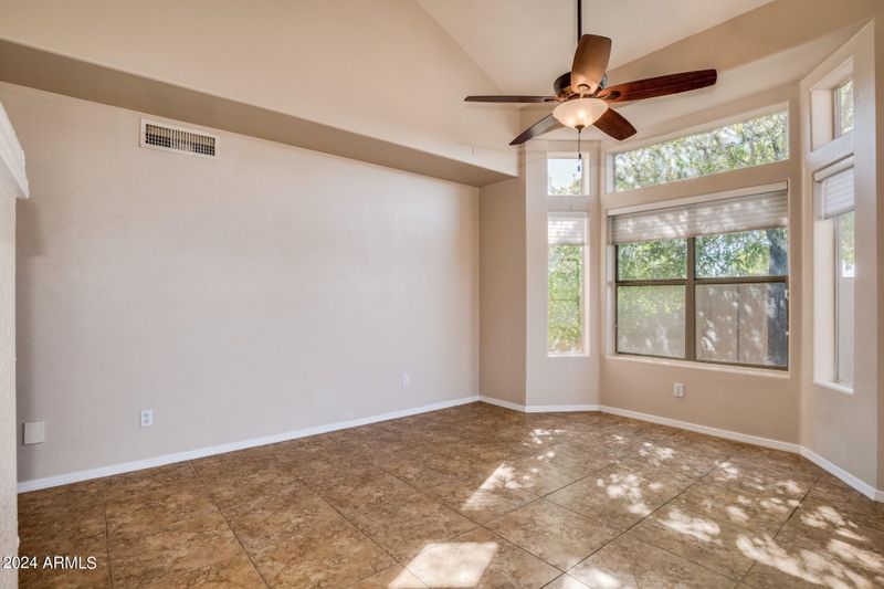 1705 E Rose Garden Ln, Phoenix, AZ 85024