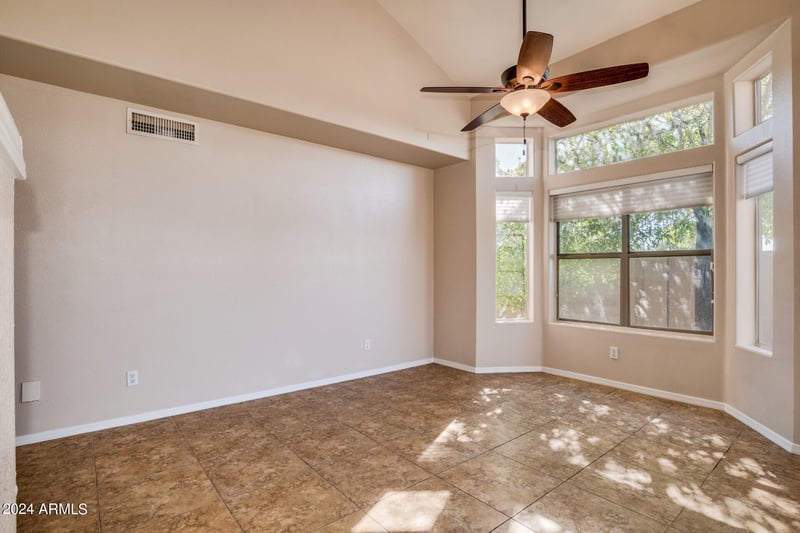 1705 Rose Garden Ln, Phoenix, AZ 85024