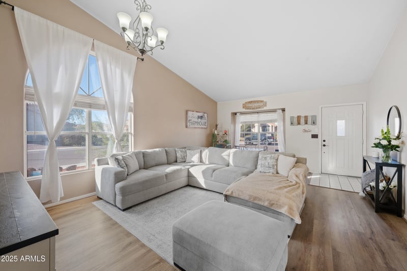1705 Windsong Dr, Phoenix, AZ 85048