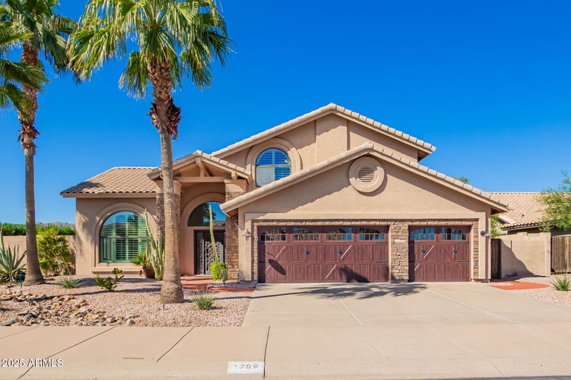 1706 Brookwood Ct, Phoenix, AZ 85048