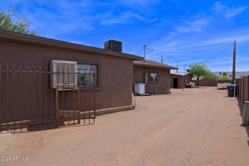 1709 E Encinas Ln, Phoenix, AZ 85040