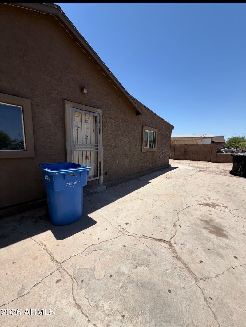 1709 E Encinas Ln, Phoenix, AZ 85040