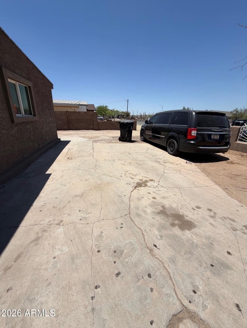 1709 E Encinas Ln, Phoenix, AZ 85040