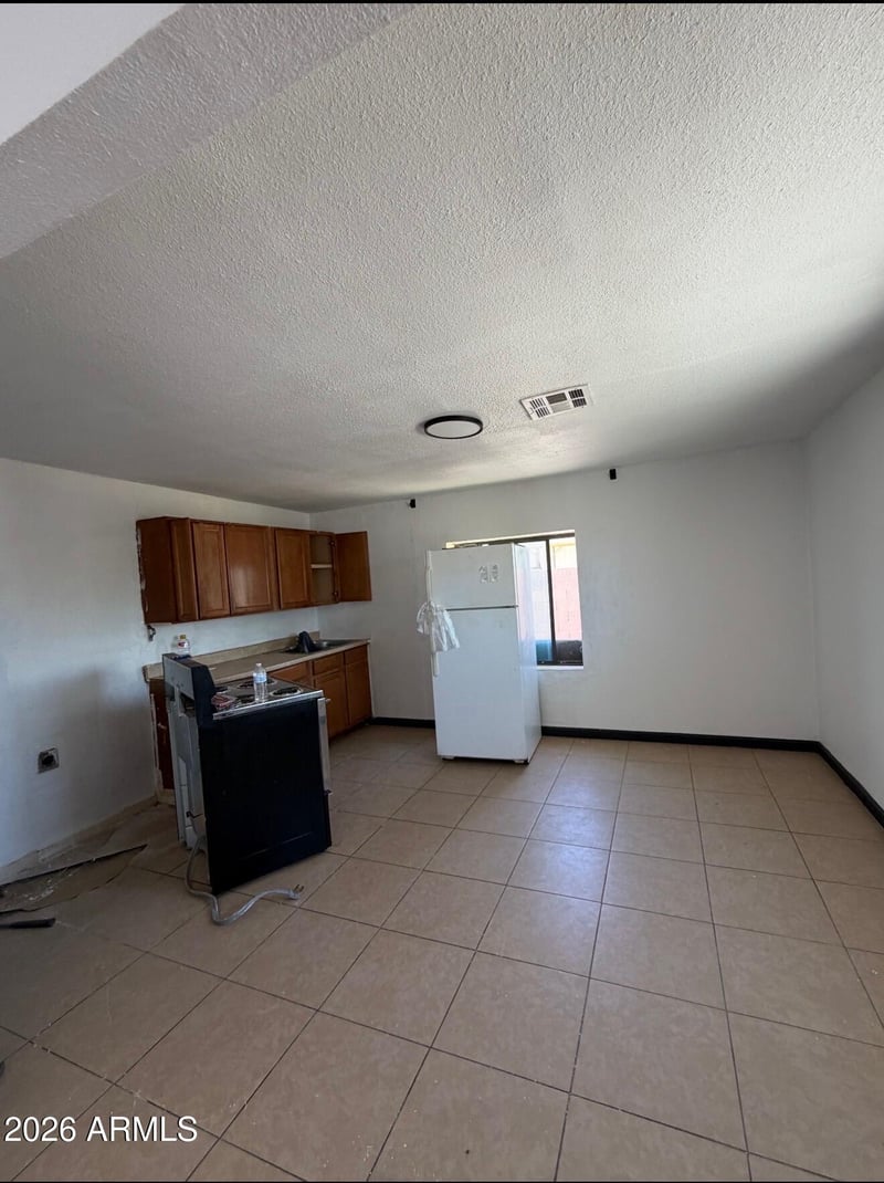 1709 E Encinas Ln, Phoenix, AZ 85040