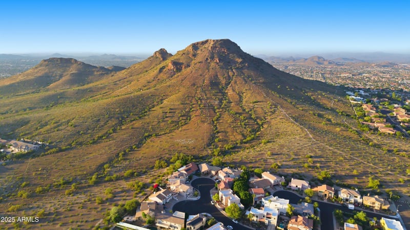 1709 Gelding Dr, Phoenix, AZ 85022