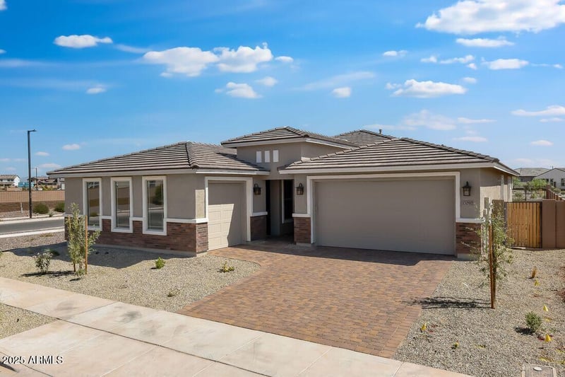 17092 Hackamore Dr, Surprise, AZ 85387