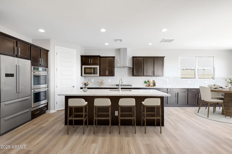 17092 Hackamore Dr, Surprise, AZ 85387