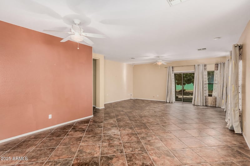 17102 Saguaro Ln, Surprise, AZ 85388