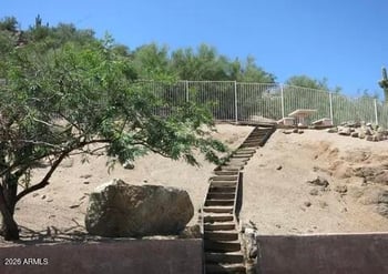 1711 Behrend Dr, Phoenix, AZ 85024