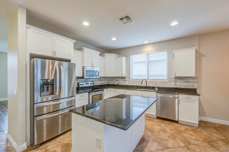 1711 Paisley Dr, San Tan Valley, AZ 85144