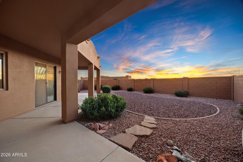 17117 Dale Ln, Surprise, AZ 85387