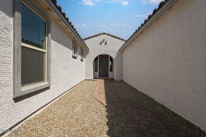 17118 Hackamore Dr, Surprise, AZ 85387