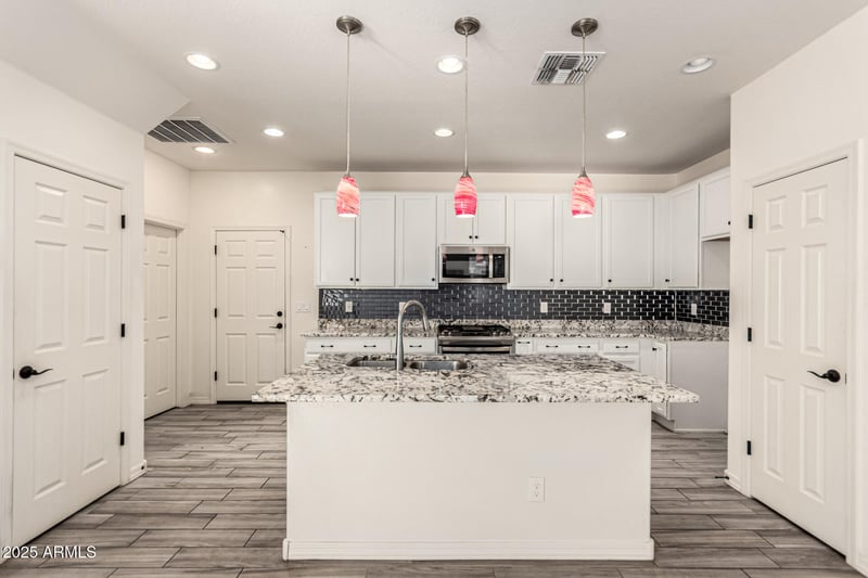 1712 82nd Pl, Mesa, AZ 85209